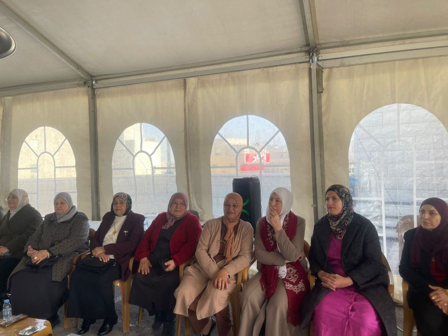 وفد نسائي من الموحدة برفقة النائبة إيمان خطيب ياسين يزور خيمة الاعتصام في سخنين